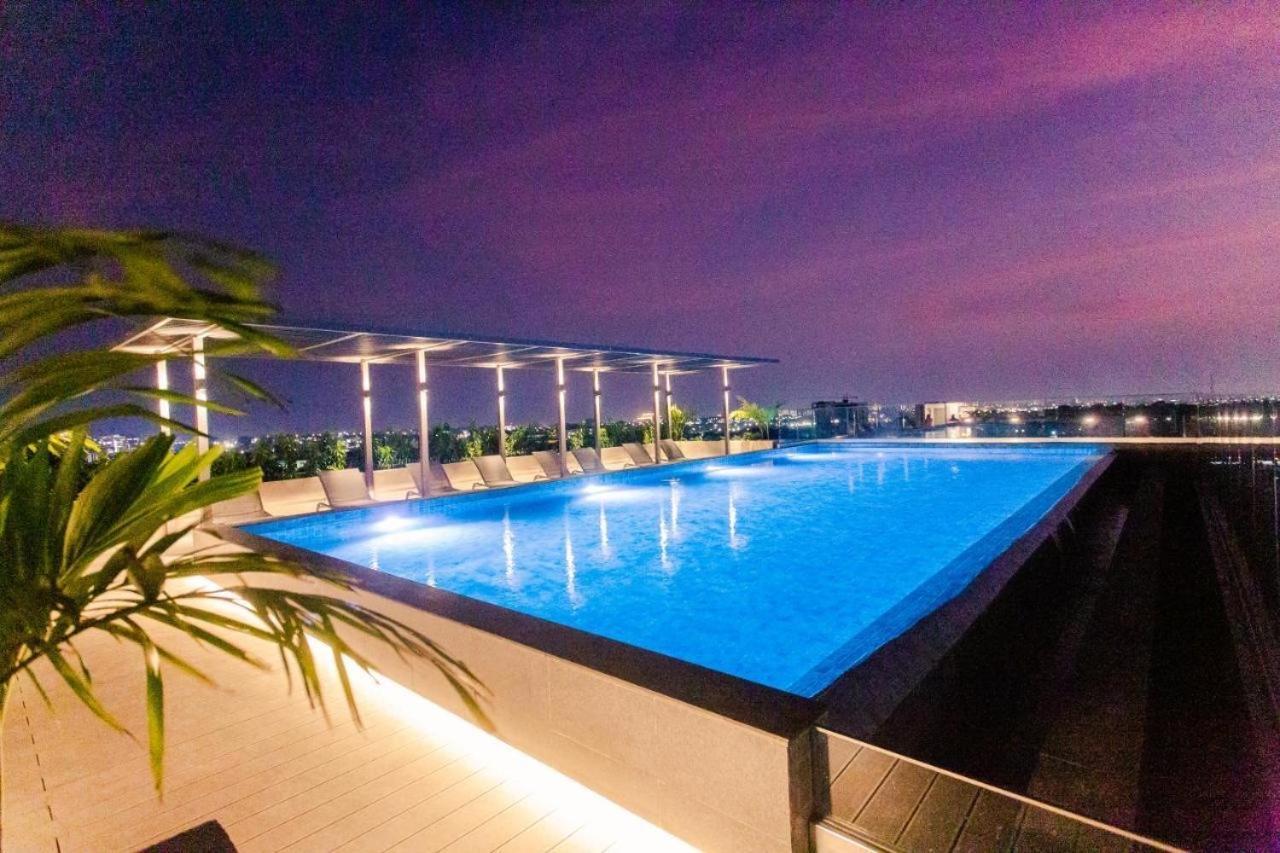 The Lennox Luxury Apartment Acra Exterior foto